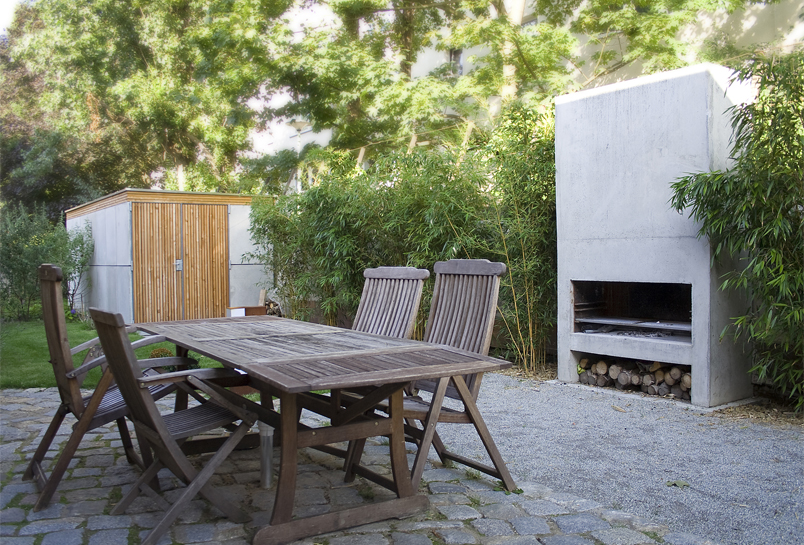 Gartenhaus und Gartenkamin aus Beton 